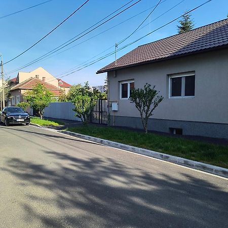 Carla'S Place Ap 2 Oradea Exterior foto