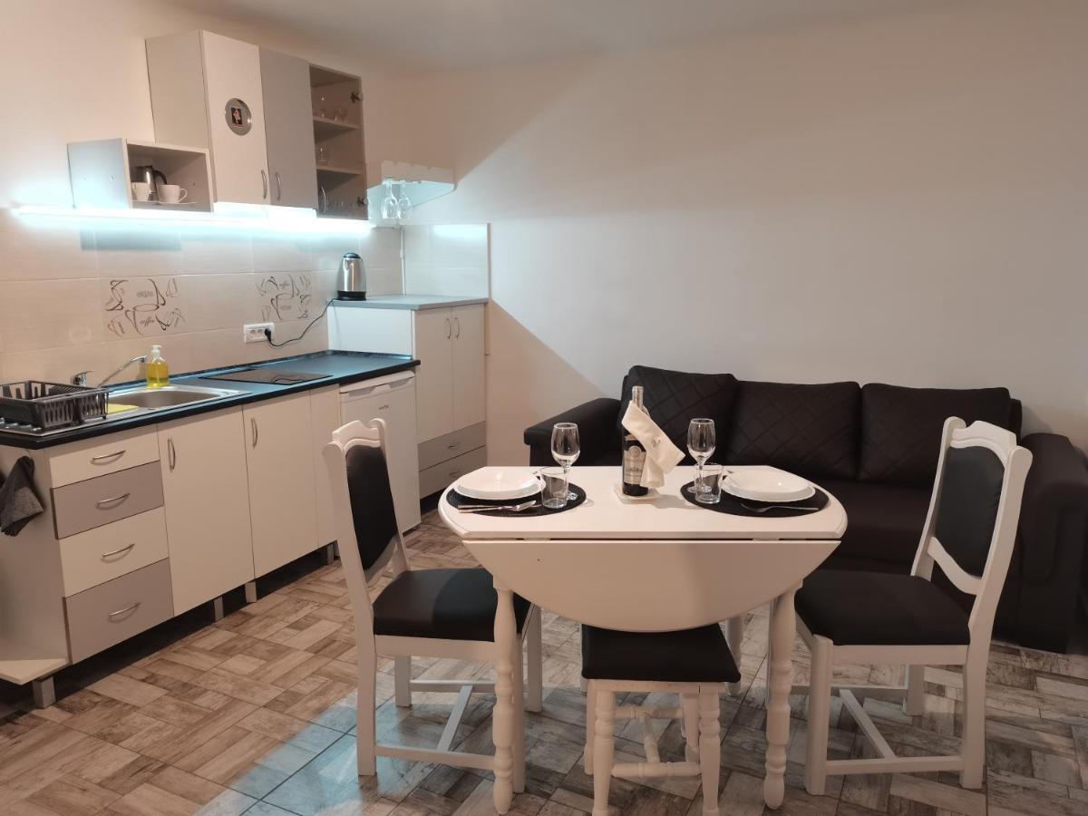 Carla'S Place Ap 2 Oradea Exterior foto